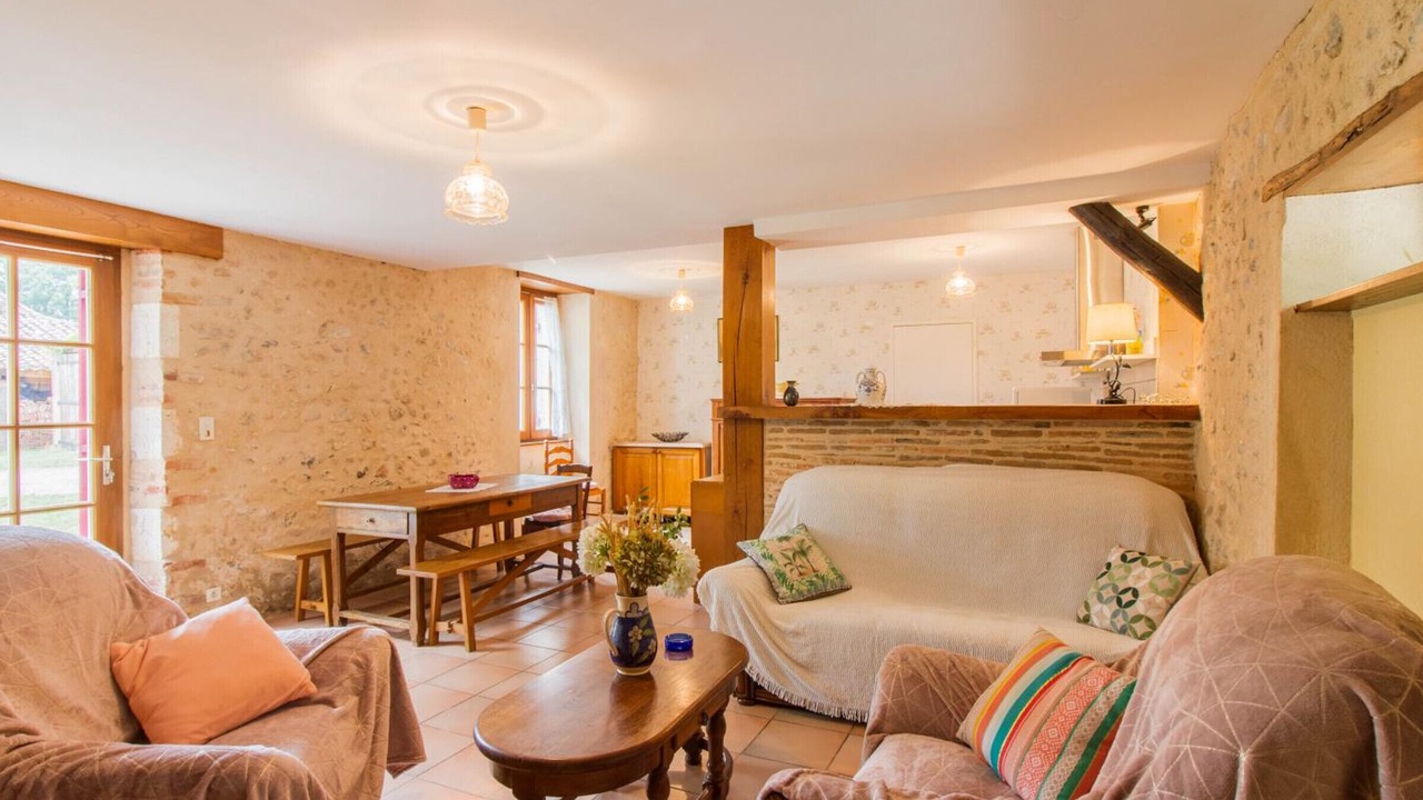 Photo of Livingroom in Saint-Crepin-d'Auberoche