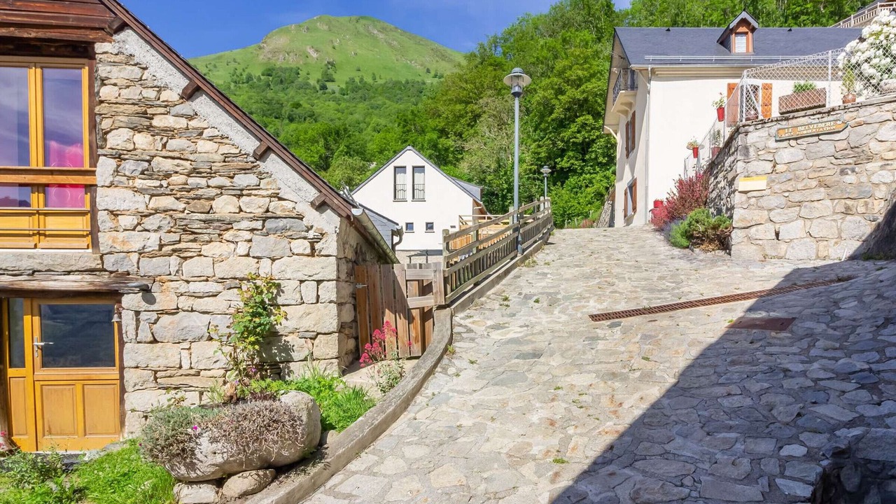Photo of Outdoor in Grust