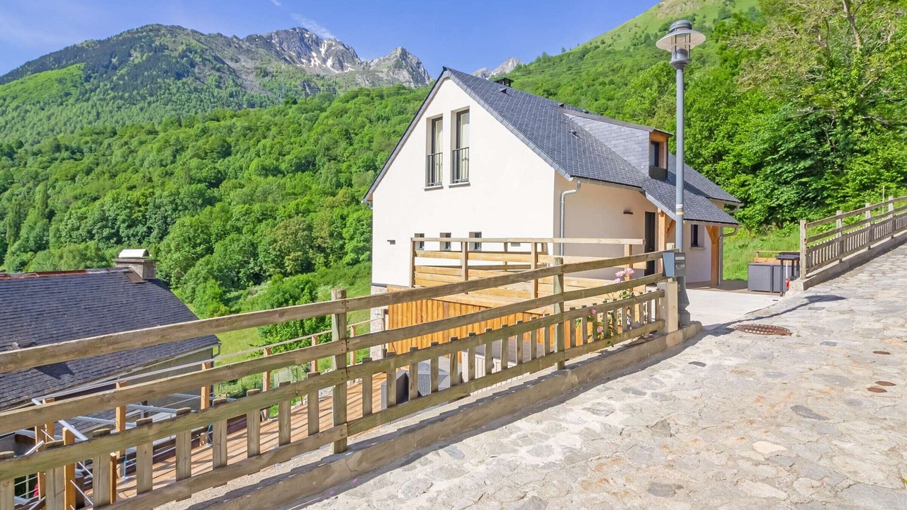 Photo of Outdoor in Grust