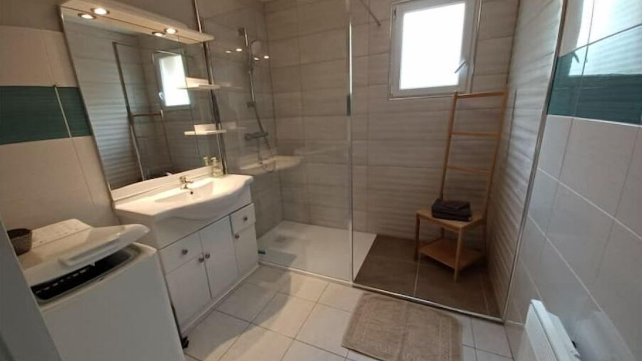 Photo of Bathroom in Giffaumont-Champaubert