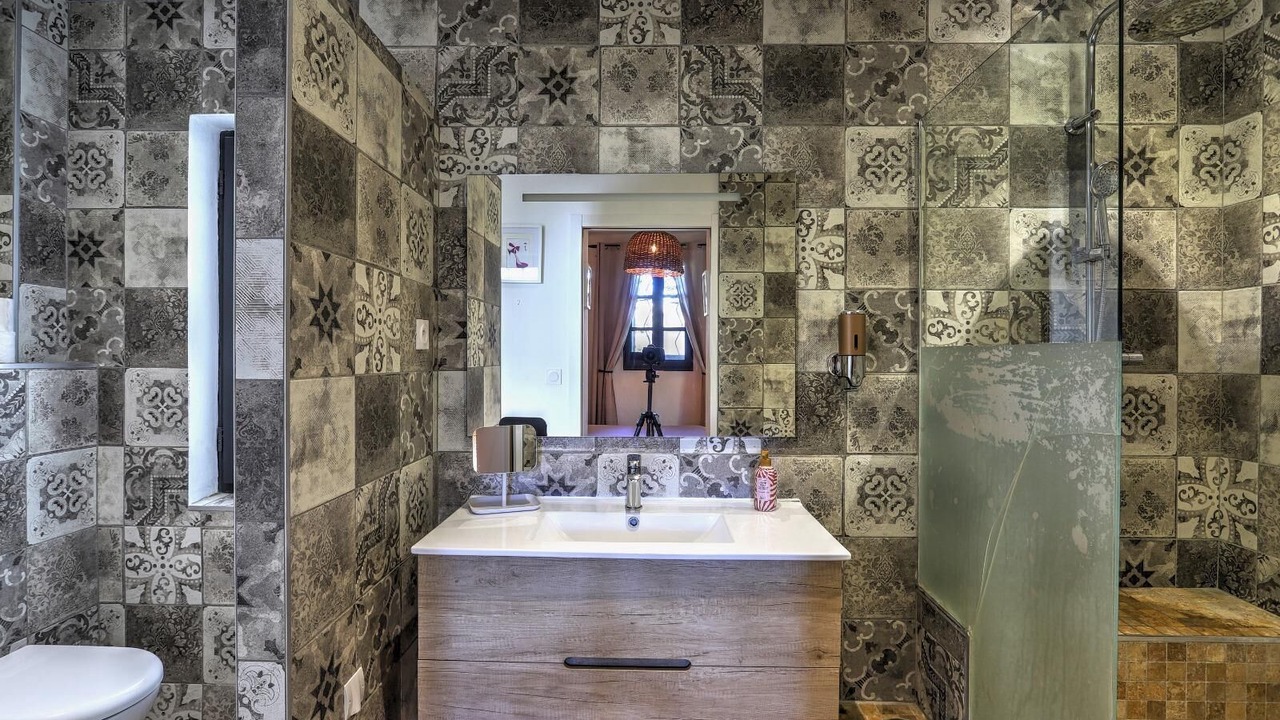Photo of Bathroom in Arles City Centre