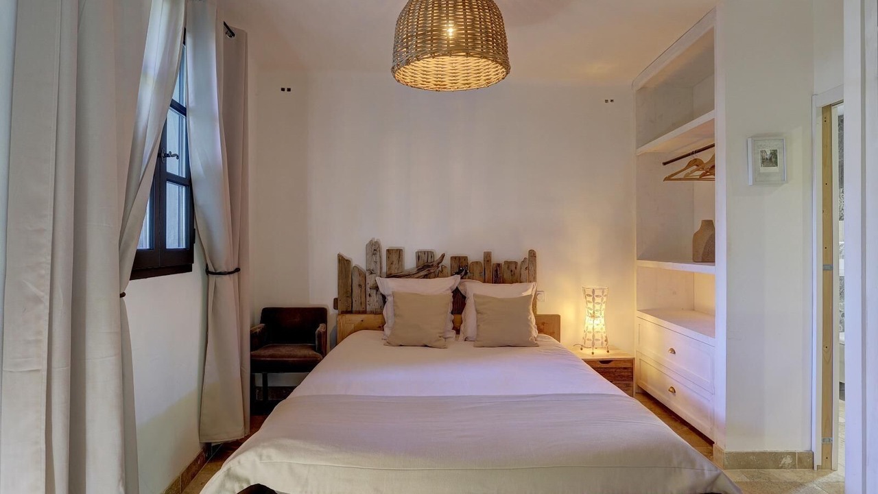 Photo of Bedroom in Arles City Centre