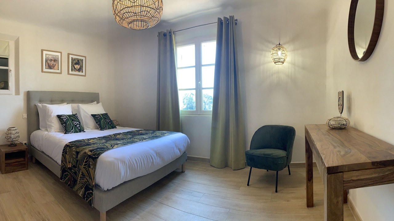 Photo of Bedroom in La Cadiere-d'Azur