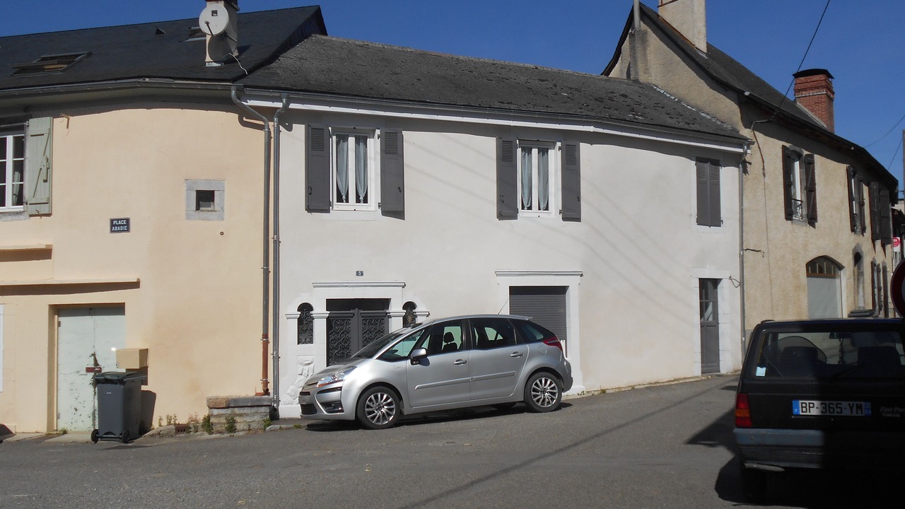 Photo of Outdoor in Louvie Juzon