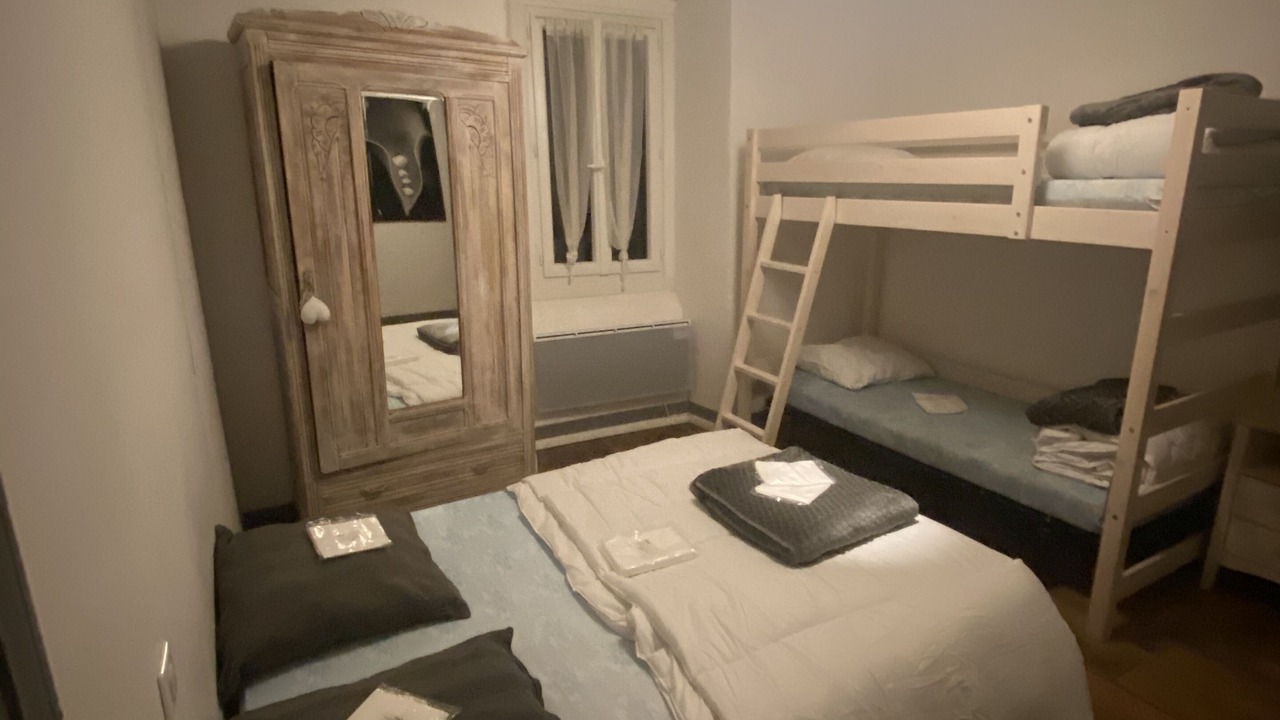 Photo of Bedroom in Louvie Juzon