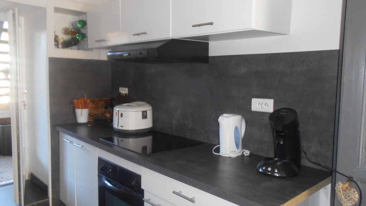 Photo of Kitchen in Louvie Juzon