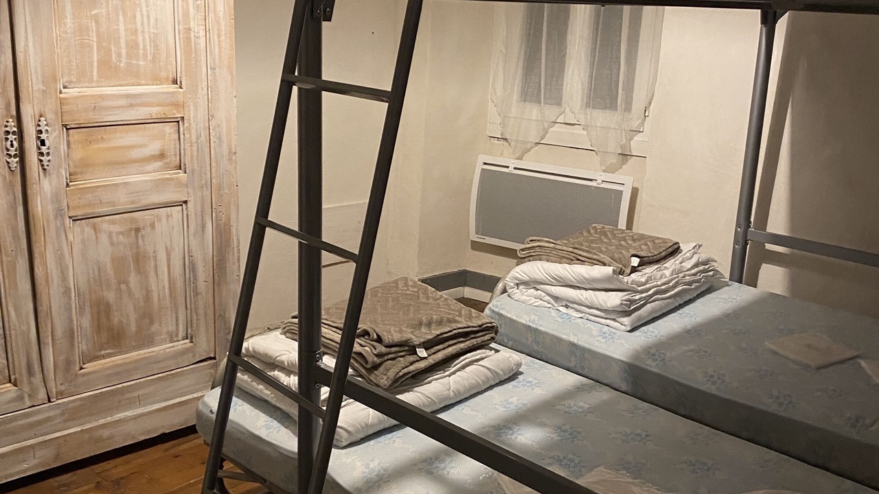Photo of Bedroom in Louvie Juzon