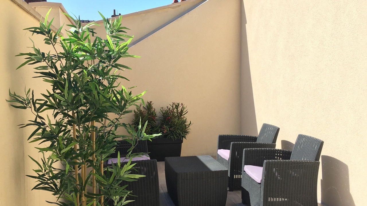 Photo of Patio Balcony in Ay