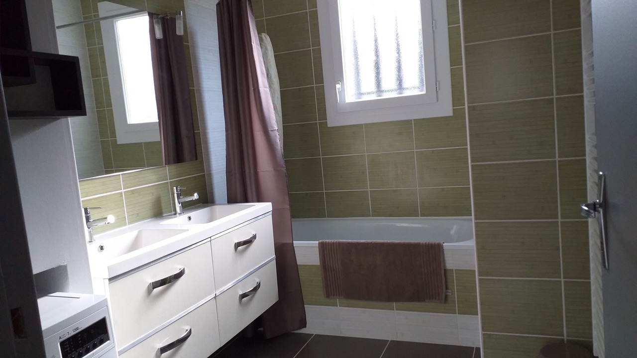Photo of Bathroom in Astugue