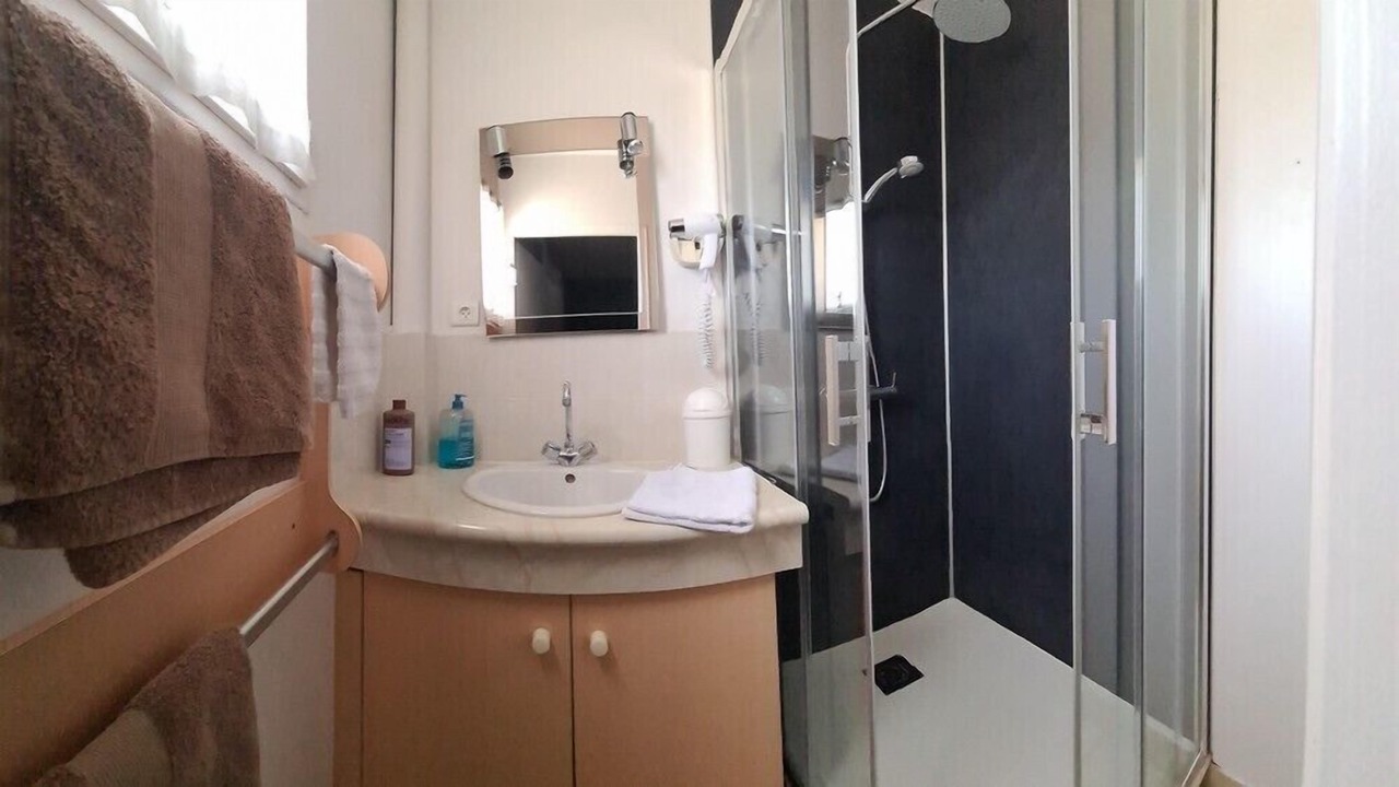 Photo of Bathroom in Remoncourt