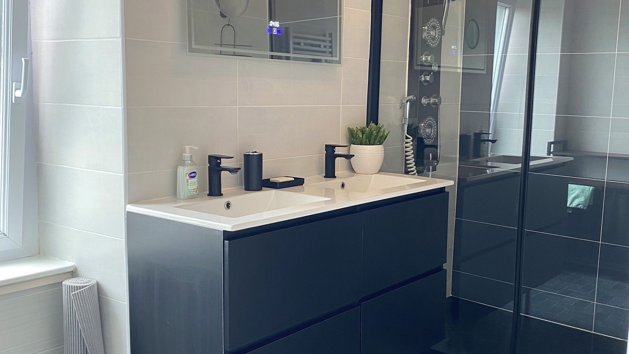 Photo of Bathroom in Landehen