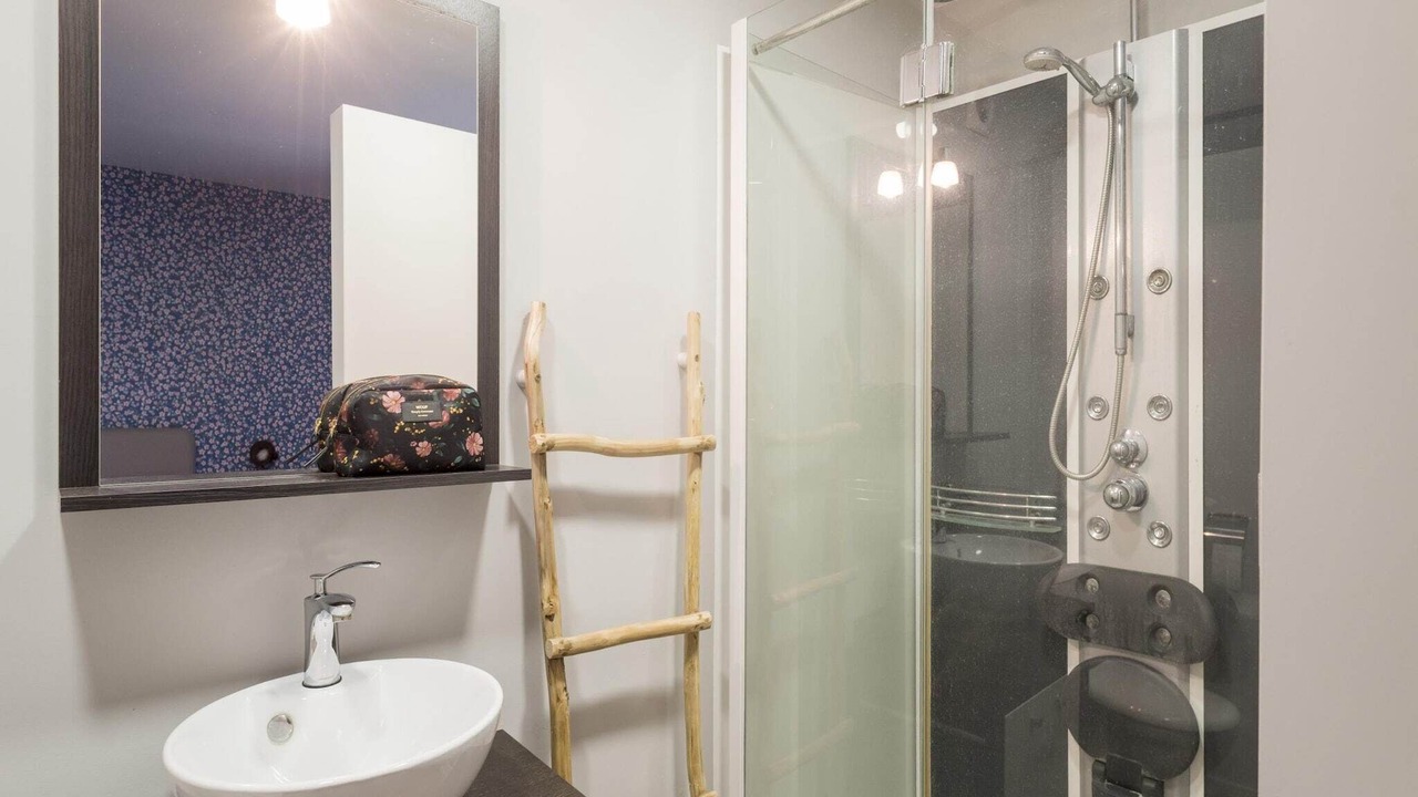 Photo of Bathroom in Dun-sur-Meuse