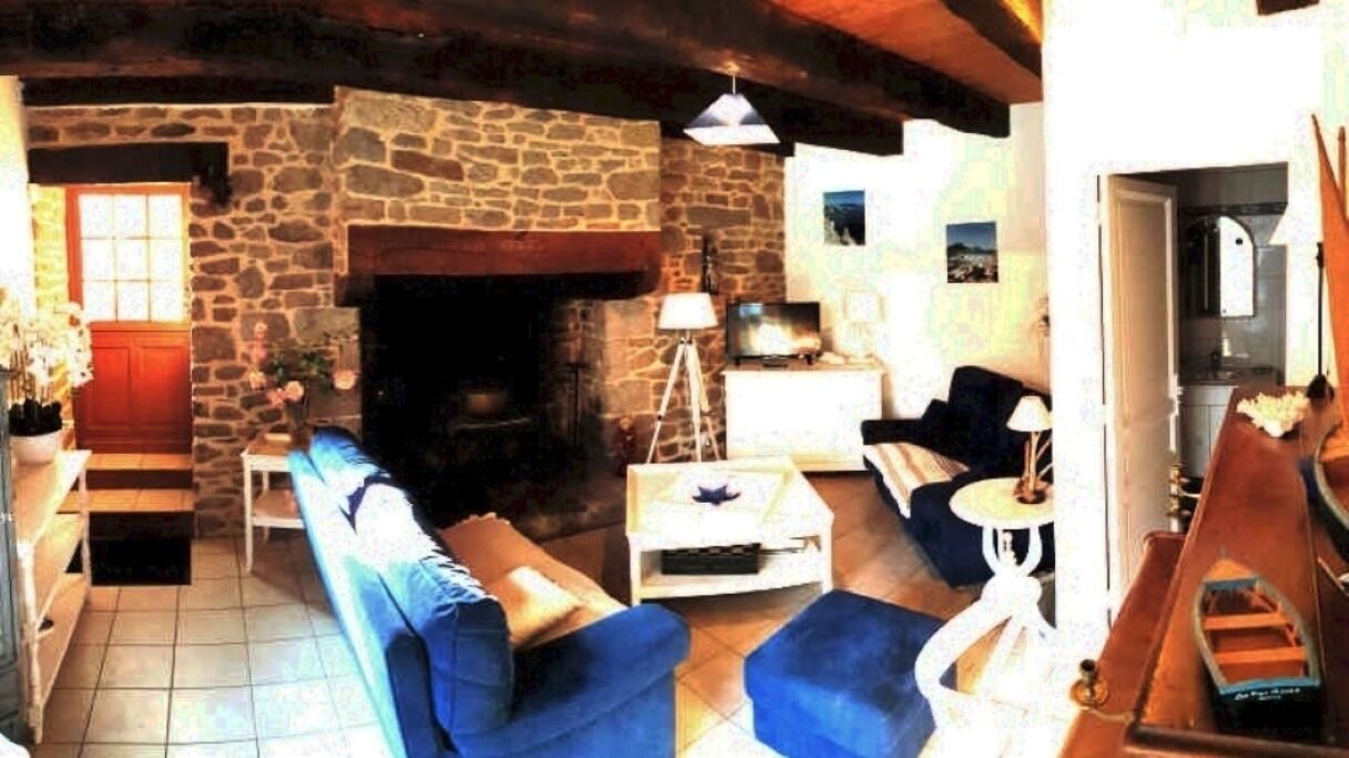 Photo of Livingroom in La Vicomte-sur-Rance