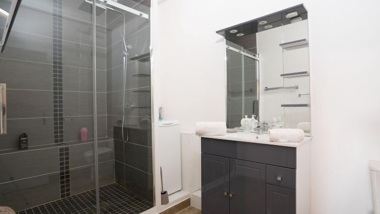 Photo of Bathroom in Le Grau-Du-Roi