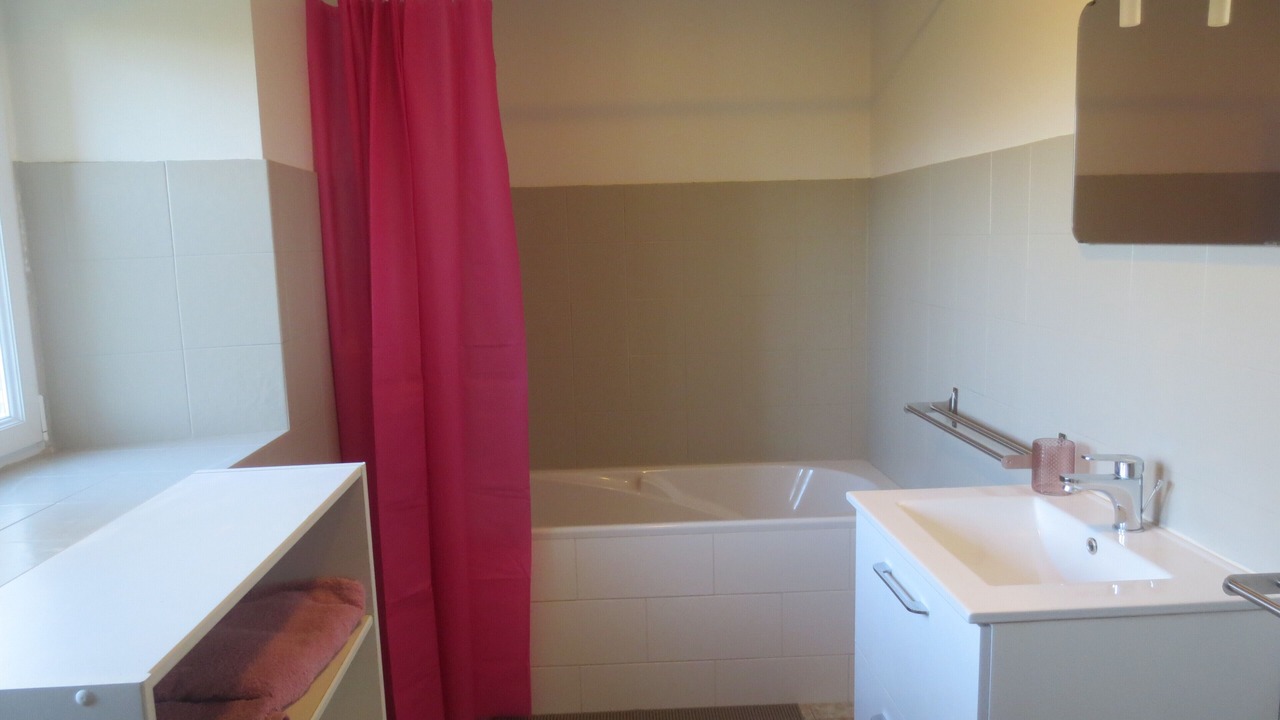 Photo of Bathroom in Crehen