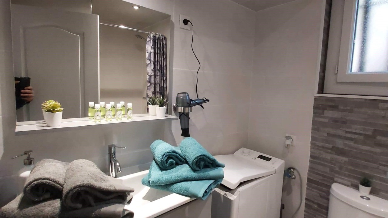 Photo of Bathroom in Cuers