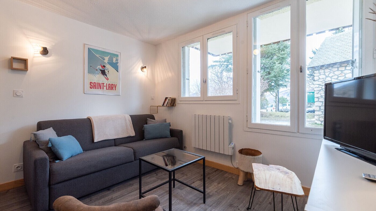 Photo of Livingroom in Genos