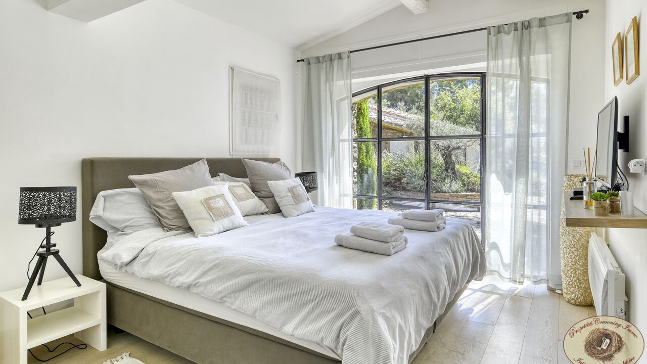Photo of Bedroom in Le Beausset