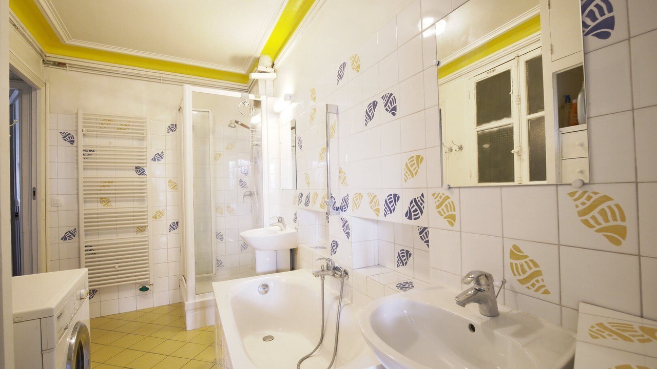 Photo of Bathroom in Chaillot