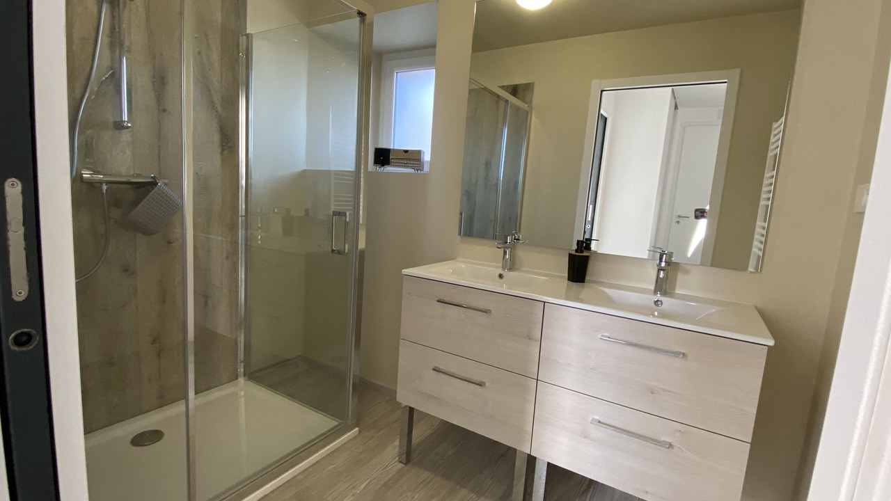Photo of Bathroom in Ploezal