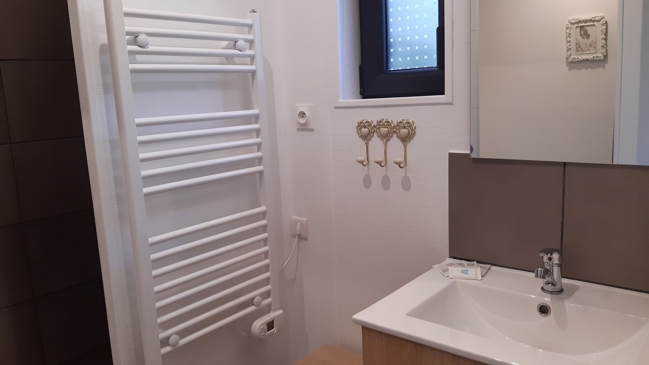 Photo of Bathroom in Oisly
