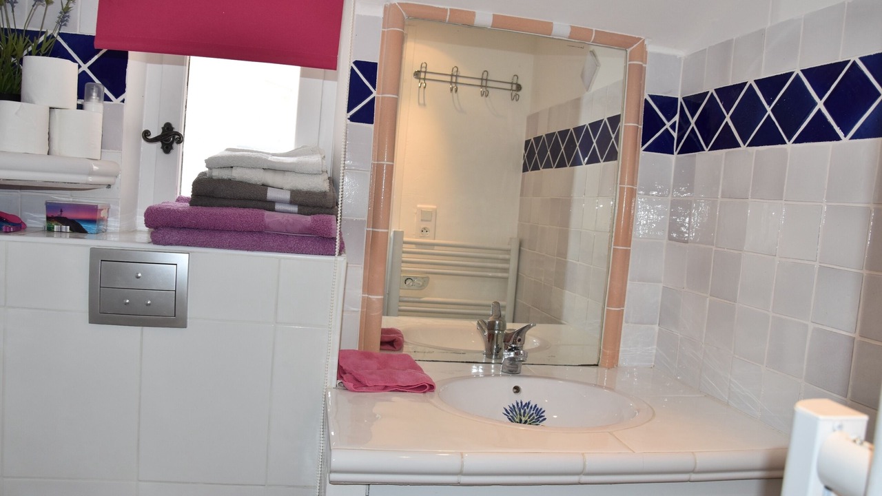 Photo of Bathroom in Ampus