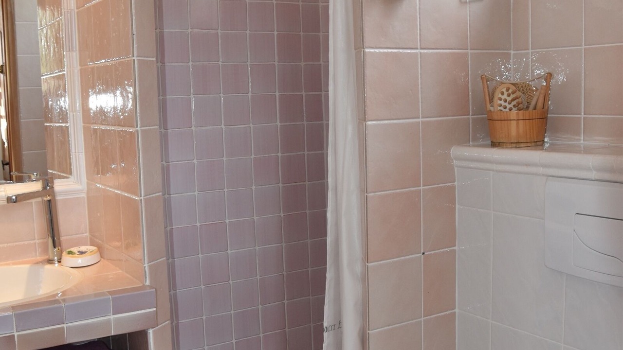 Photo of Bathroom in Ampus