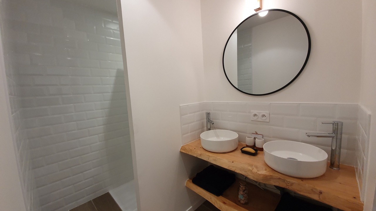 Photo of Bathroom in Plouegat-Moysan