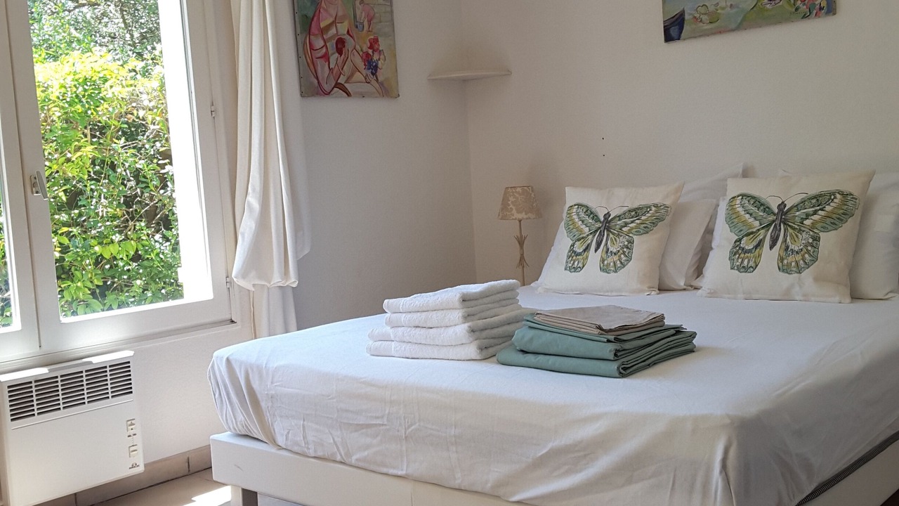 Photo of Bedroom in Le Beausset
