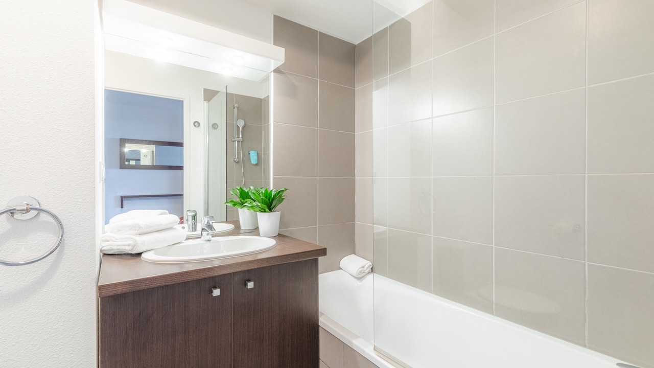 Photo of Bathroom in Cornebarrieu