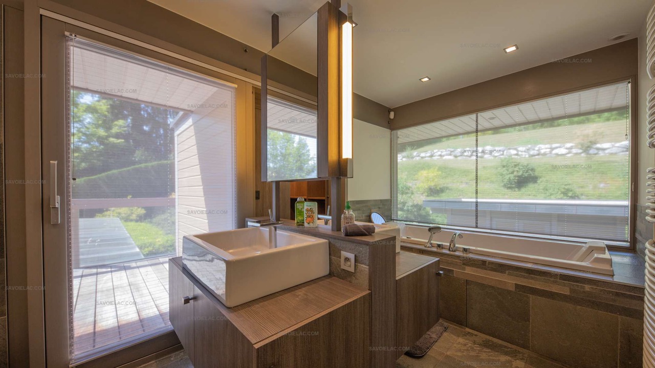 Photo of Bathroom in Talloires-Montmin
