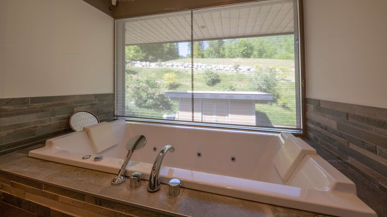 Photo of Bathroom in Talloires-Montmin