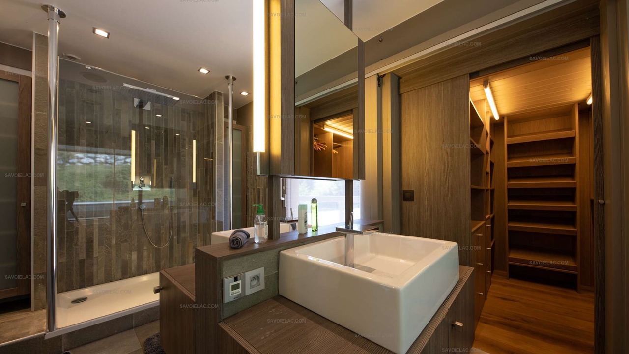 Photo of Bathroom in Talloires-Montmin