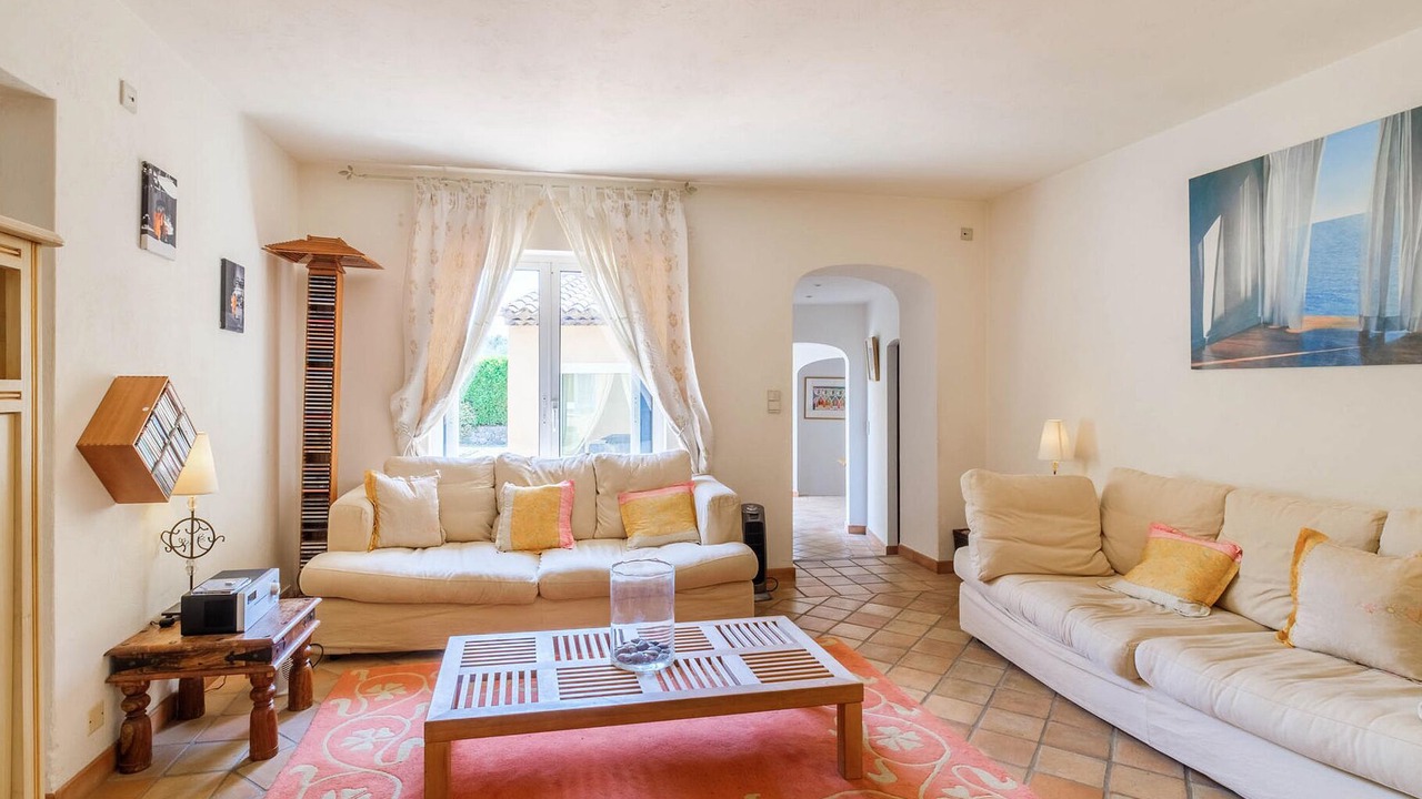 Photo of Bedroom in Saint-Cezaire-sur-Siagne