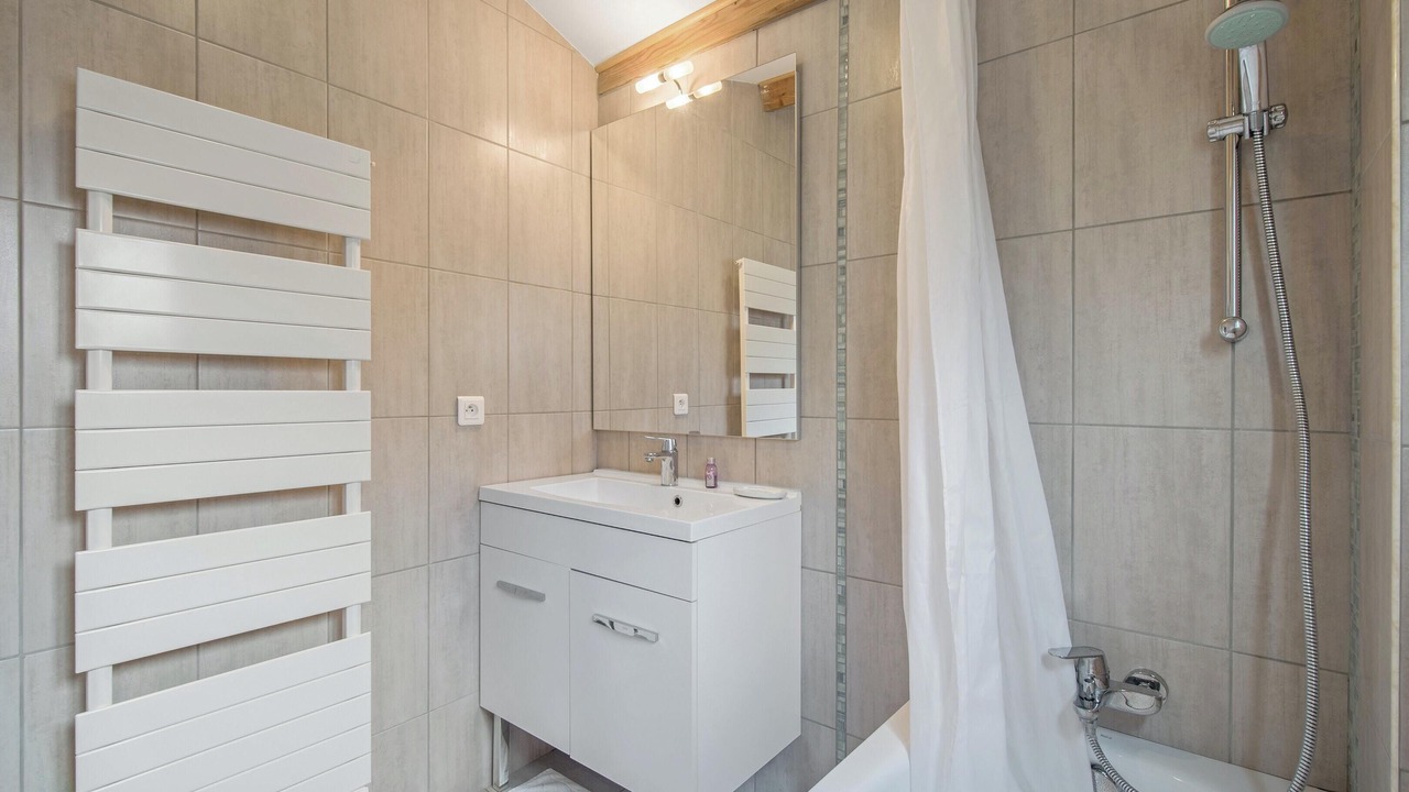 Photo of Bathroom in La Bollene-Vesubie