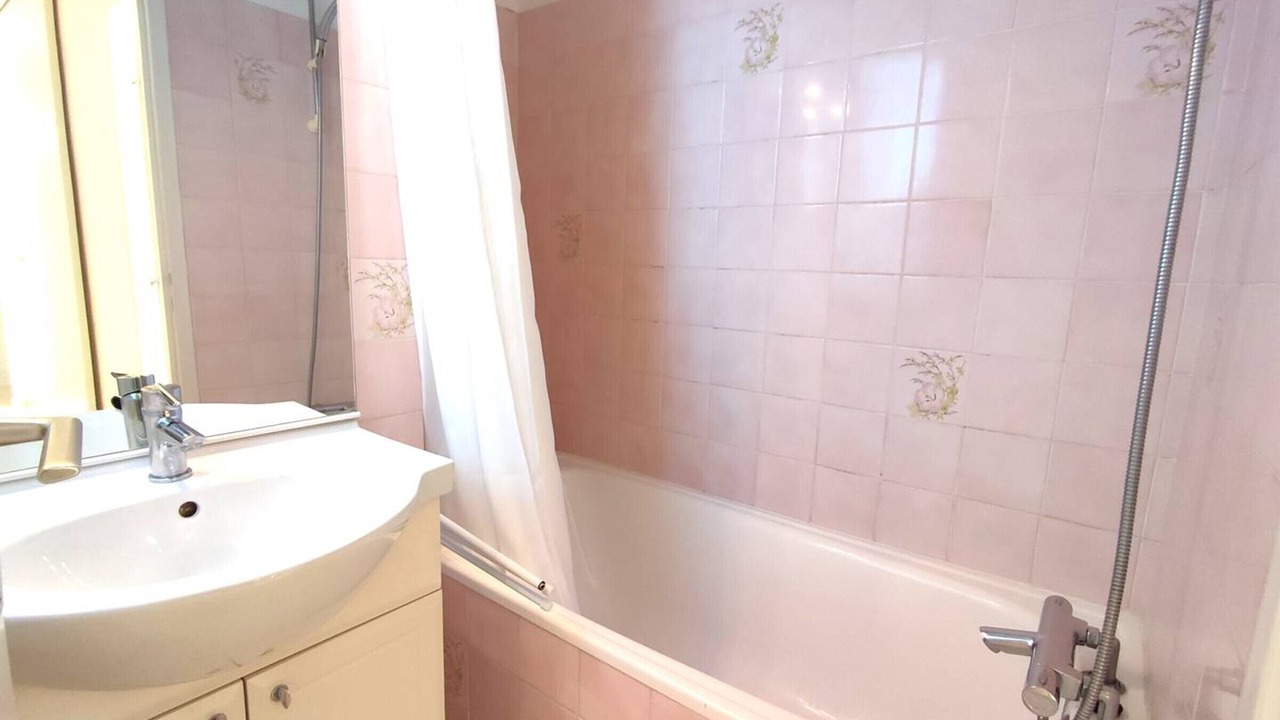 Photo of Bathroom in Tregastel