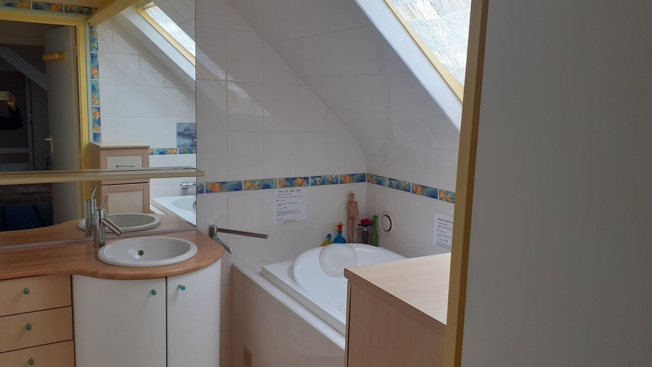 Photo of Bathroom in Crehen
