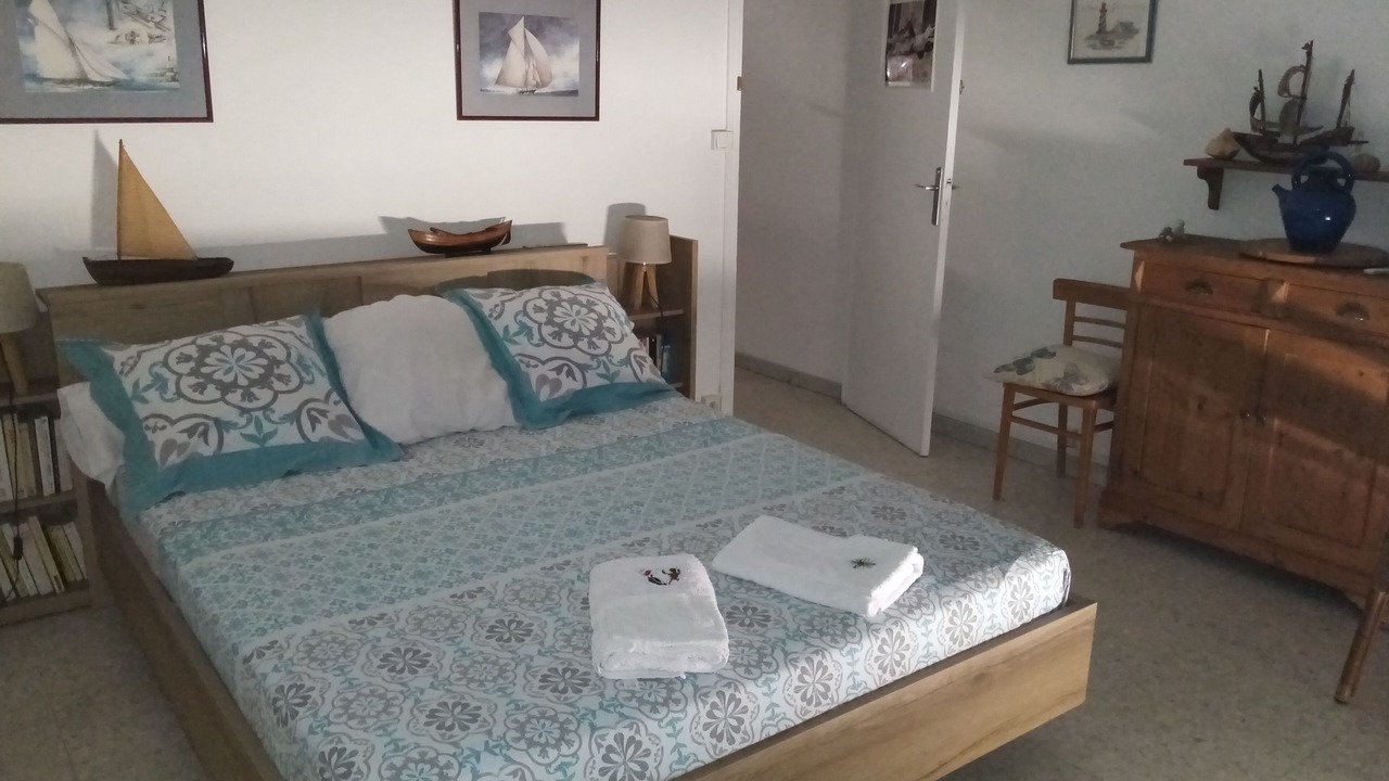 Photo of Bedroom in Hyeres City Centre
