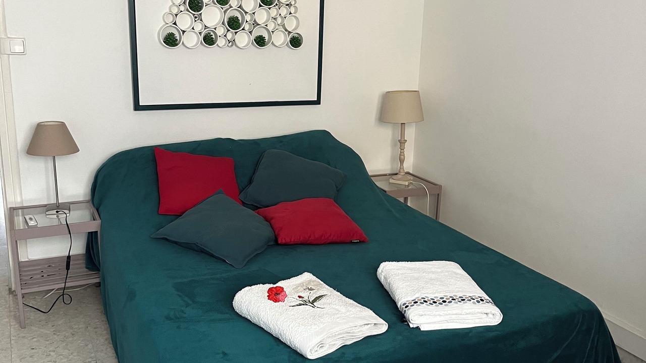 Photo of Bedroom in Hyeres City Centre