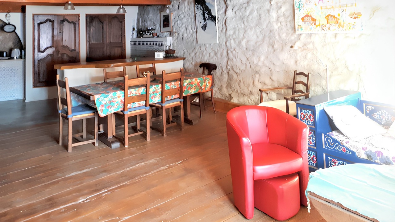 Photo of Livingroom in Comus