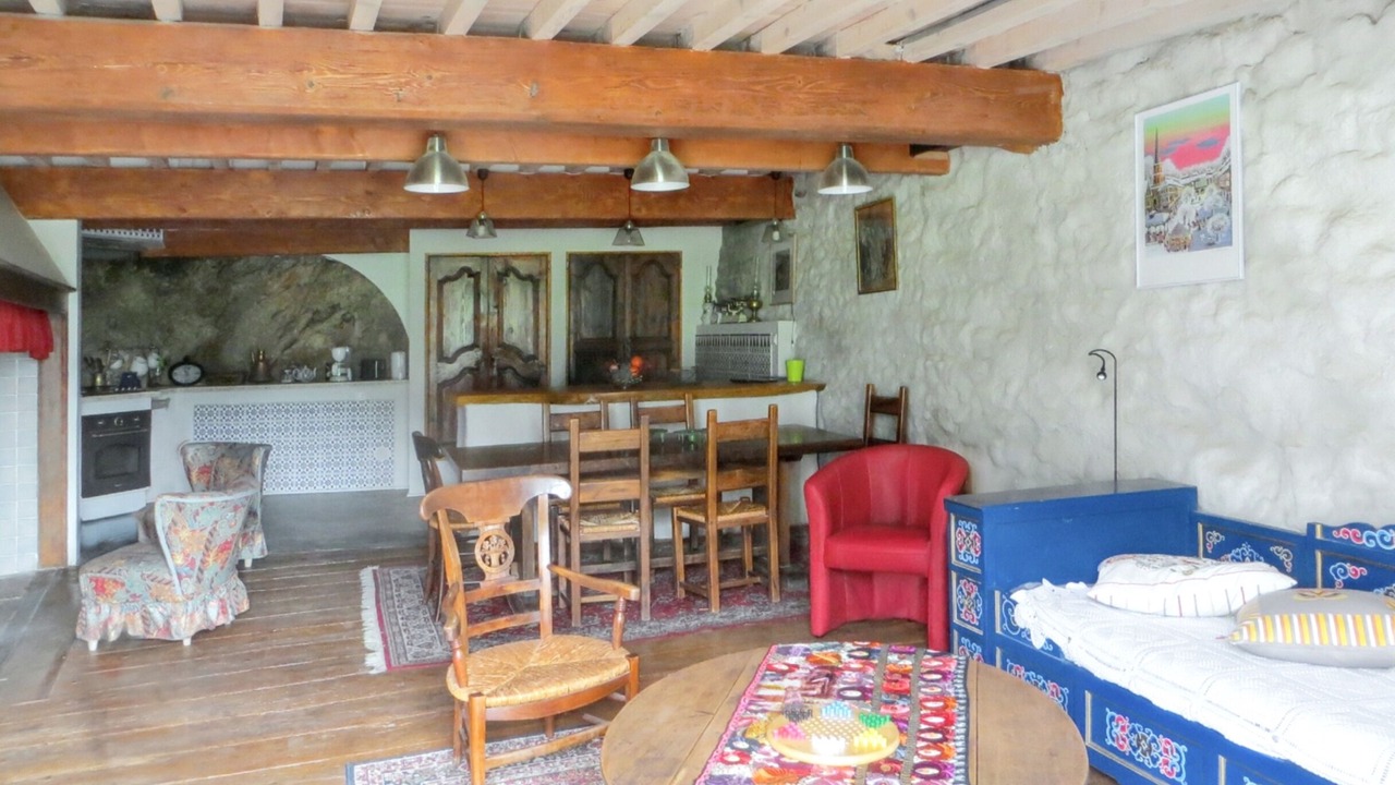 Photo of Livingroom in Comus