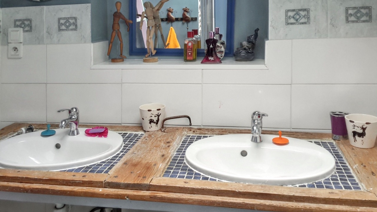 Photo of Bathroom in Comus