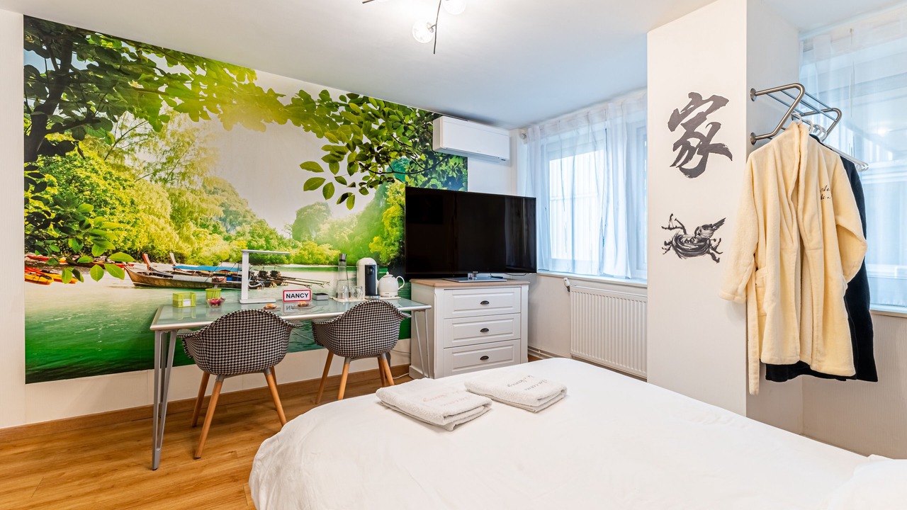 Photo of Bedroom in Saint Nicolas - Charles III - Ville vieille - Trois Maisons - Leopold