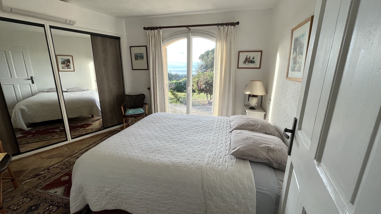 Photo of Bedroom in Biot