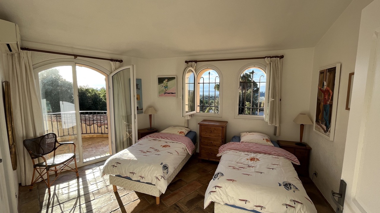 Photo of Bedroom in Biot