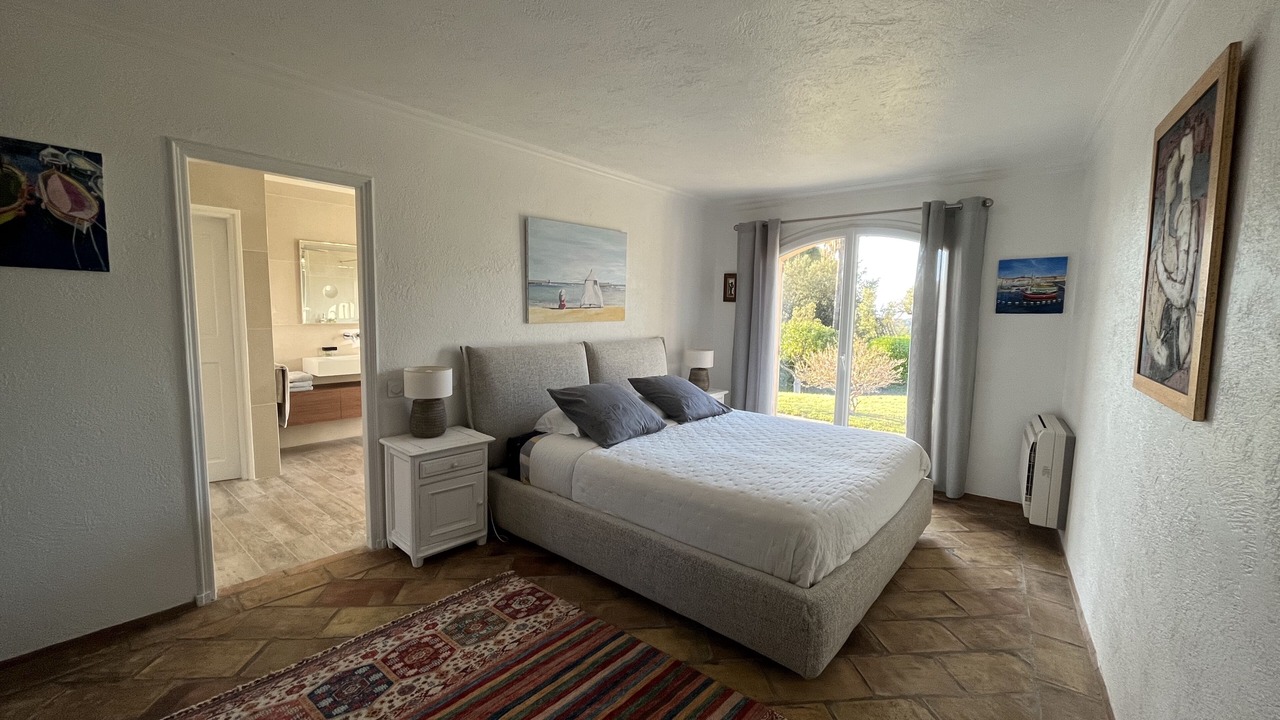 Photo of Bedroom in Biot
