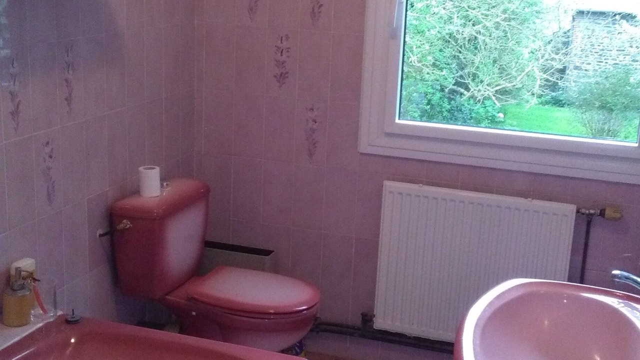 Photo of Bathroom in Treveneuc