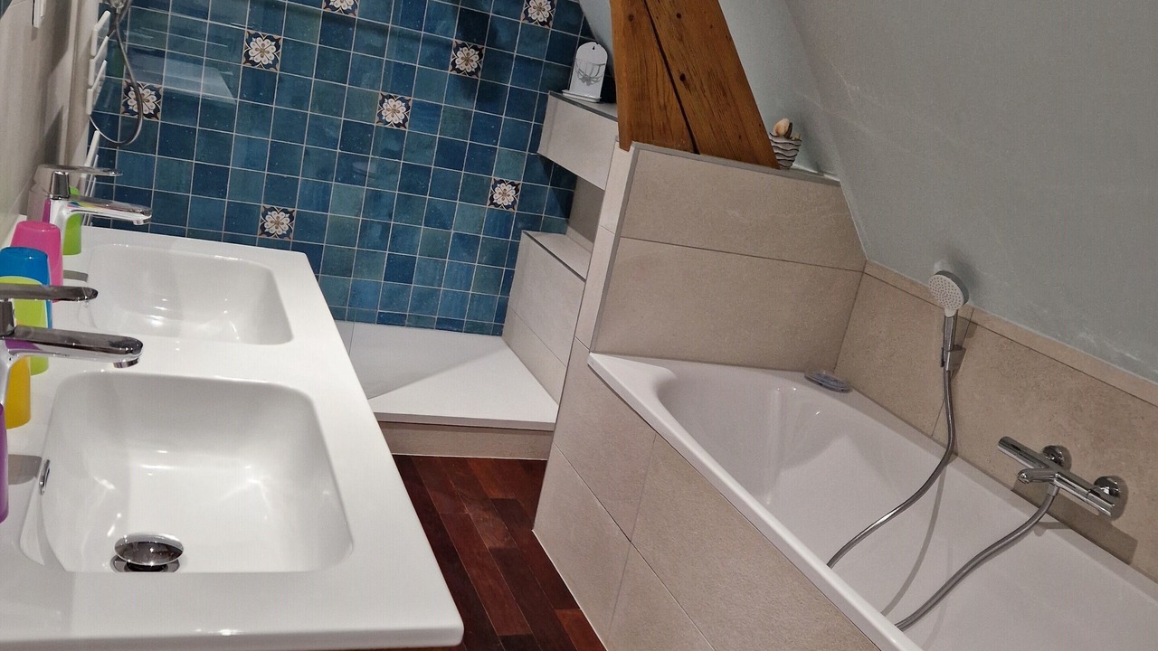 Photo of Bathroom in Hopital-Camfrout