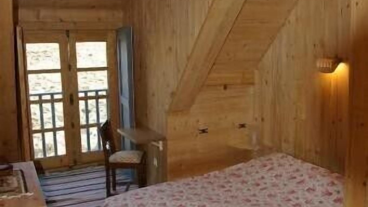 Photo of Bedroom in Campan