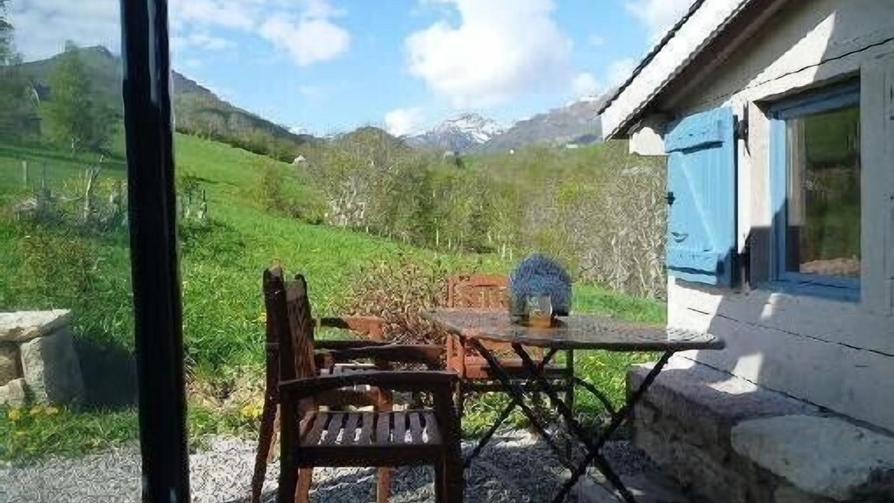 Photo of Outdoor in Campan